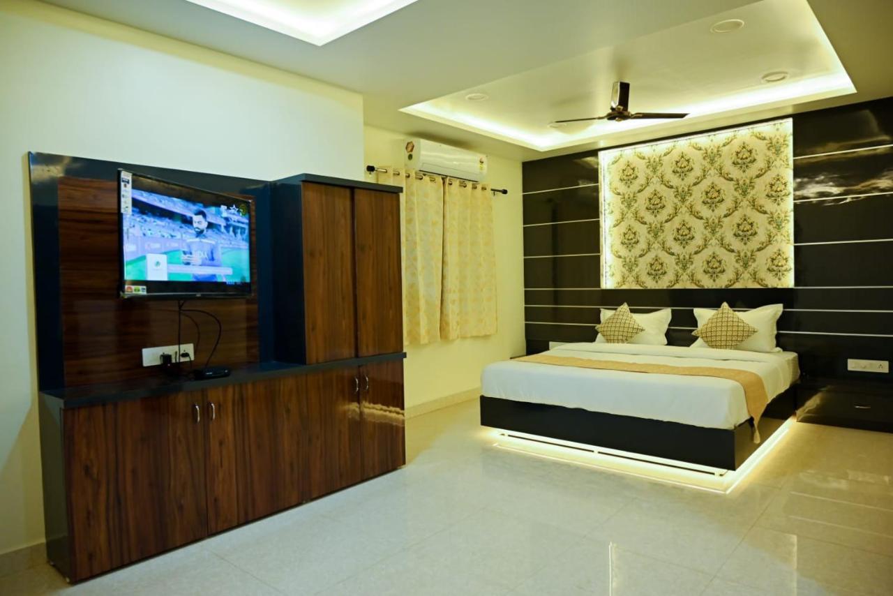 Hotel Golden Bliss Bhopál Kültér fotó