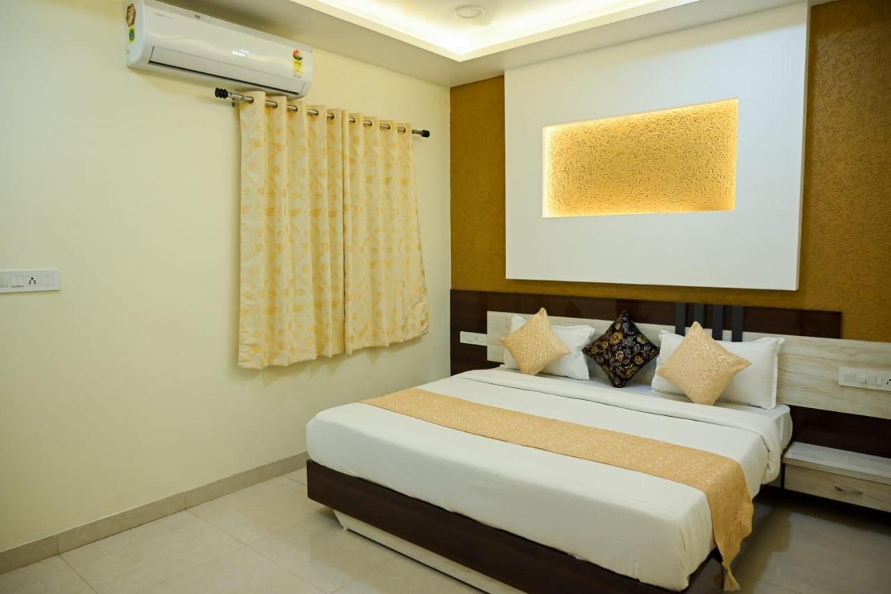 Hotel Golden Bliss Bhopál Kültér fotó