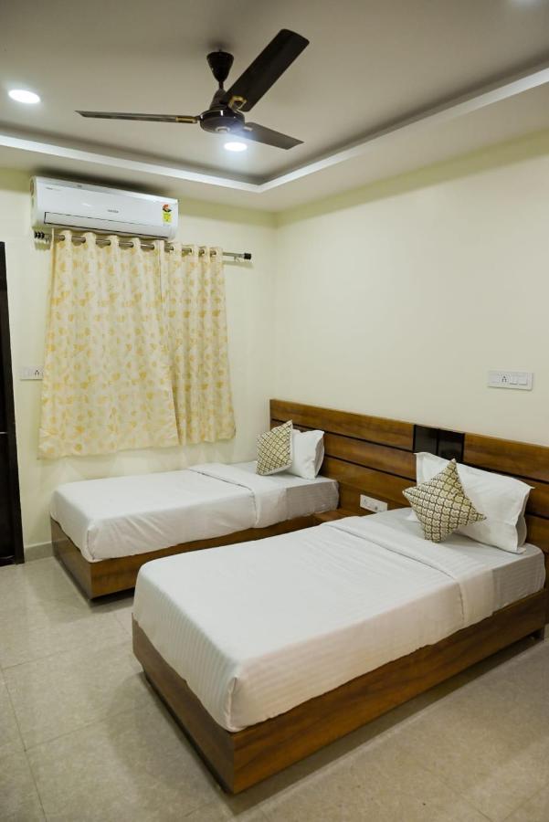 Hotel Golden Bliss Bhopál Kültér fotó