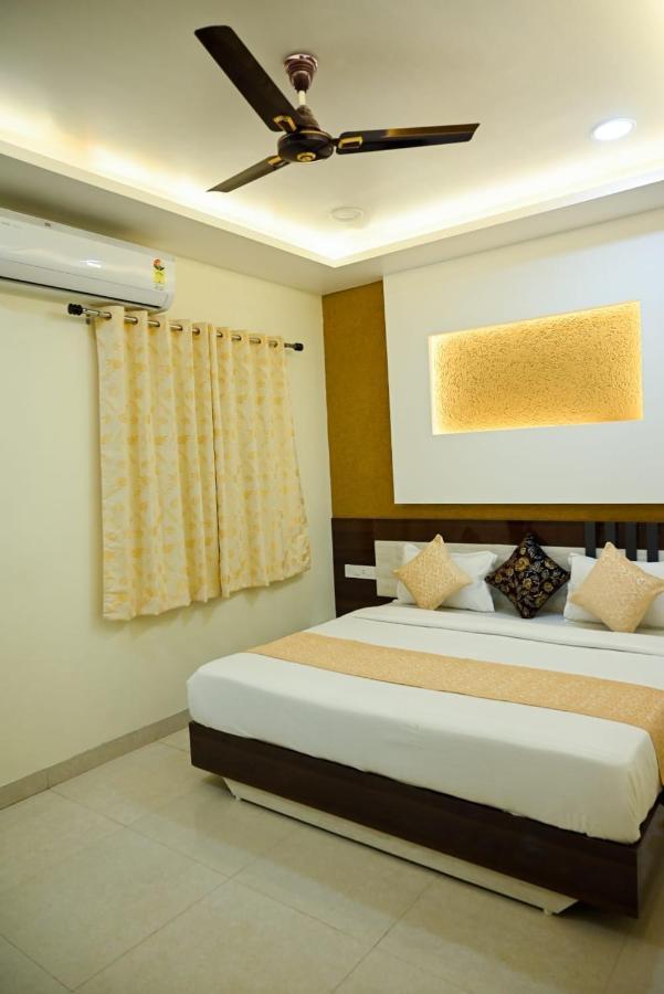 Hotel Golden Bliss Bhopál Kültér fotó
