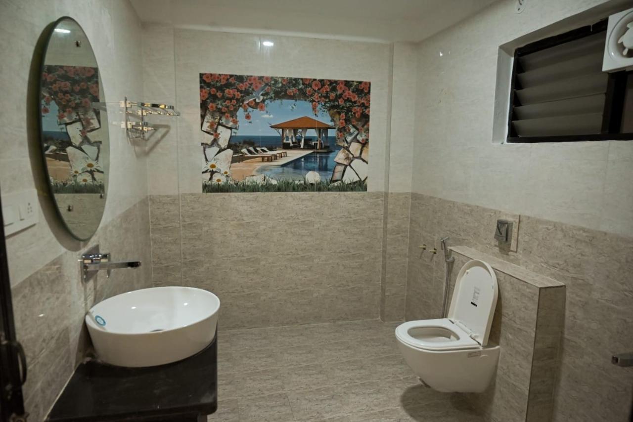 Hotel Golden Bliss Bhopál Kültér fotó