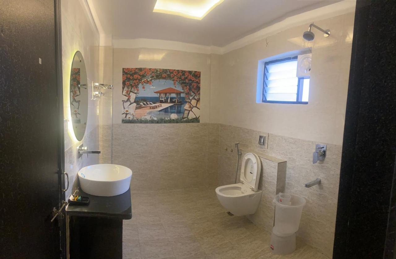 Hotel Golden Bliss Bhopál Kültér fotó
